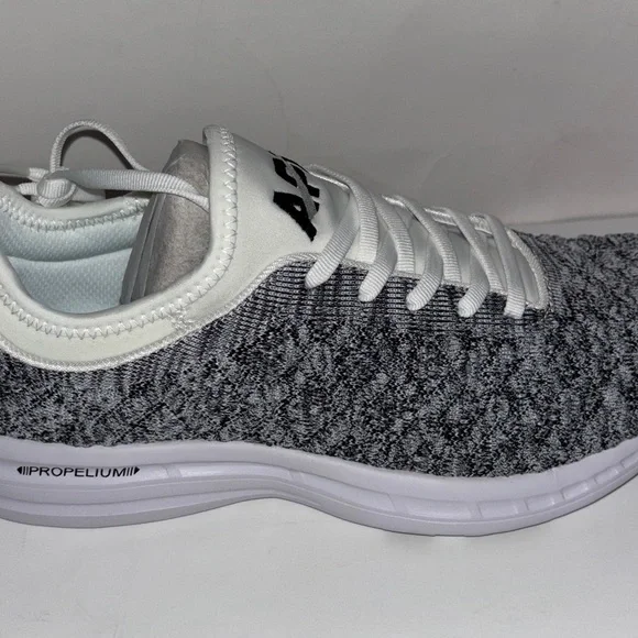 APL TechLoom Breeze Men 7.5 Gray White Knit Running Sneaker Lightweight Shoe NEW